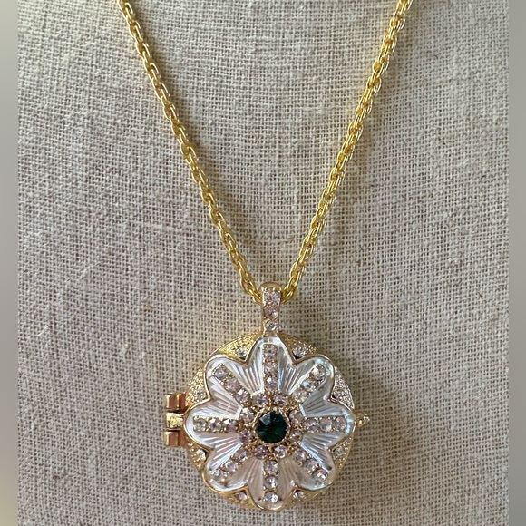 Floral Rhinestone Locket Pendant Necklace~ Gold Tone~ - Picture 2 of 9